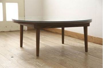 お仏壇を小型仏壇と丸テーブルにリメイク!小型仏壇の本体は桐材にて新規製作。内部の装飾には元の螺鈿細工を活用。丸テーブルは組子部分を装飾として使用し、上にガラス天板を。