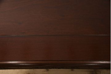 座卓をダイニングテーブルにリメイク!新材で脚を増設し、H型の貫を通して脚を補強。現状に合わせた濃茶色に仕上げ。