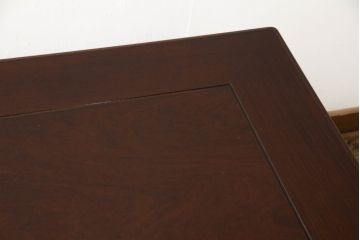 座卓をダイニングテーブルにリメイク!新材で脚を増設し、H型の貫を通して脚を補強。現状に合わせた濃茶色に仕上げ。