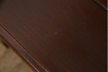 座卓をダイニングテーブルにリメイク!新材で脚を増設し、H型の貫を通して脚を補強。現状に合わせた濃茶色に仕上げ。