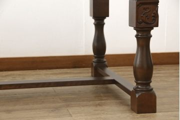 座卓をダイニングテーブルにリメイク!新材で脚を増設し、H型の貫を通して脚を補強。現状に合わせた濃茶色に仕上げ。