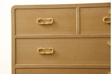 桐箪笥をチェストにリメイク!下2段の引き出しと台輪をカットし、木製脚の取り付け。蜜蝋ワックス仕上げ。