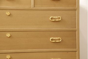 桐箪笥をチェストにリメイク!下2段の引き出しと台輪をカットし、木製脚の取り付け。蜜蝋ワックス仕上げ。