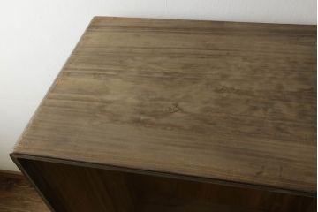 桐箪笥をオープンクローゼットにリメイク!扉と内部のポール、引き出しを撤去。新材部分は本体の色に馴染むよう着色。