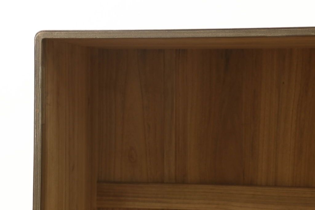 桐箪笥をオープンクローゼットにリメイク!扉と内部のポール、引き出しを撤去。新材部分は本体の色に馴染むよう着色。