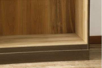 桐箪笥をオープンクローゼットにリメイク!扉と内部のポール、引き出しを撤去。新材部分は本体の色に馴染むよう着色。