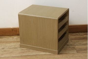 桐箪笥をオープンクローゼットにリメイク!扉と内部のポール、引き出しを撤去。新材部分は本体の色に馴染むよう着色。