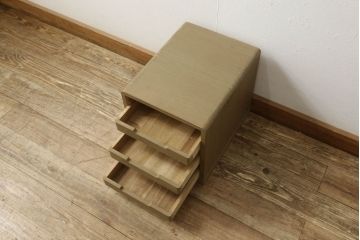 桐箪笥をオープンクローゼットにリメイク!扉と内部のポール、引き出しを撤去。新材部分は本体の色に馴染むよう着色。