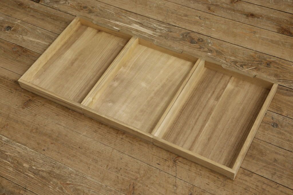 桐箪笥をオープンクローゼットにリメイク!扉と内部のポール、引き出しを撤去。新材部分は本体の色に馴染むよう着色。