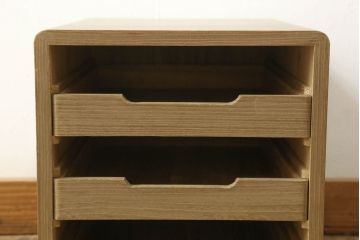 桐箪笥をオープンクローゼットにリメイク!扉と内部のポール、引き出しを撤去。新材部分は本体の色に馴染むよう着色。