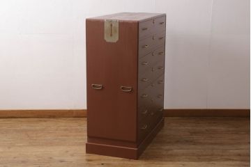 桐箪笥を着色リメイク!高品質リペアを施し、シナモンブラウンに着色仕上げ。