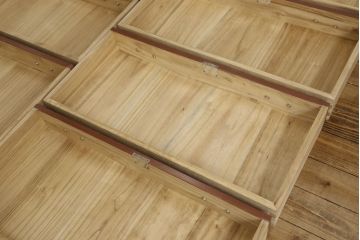 桐箪笥を着色リメイク!高品質リペアを施し、シナモンブラウンに着色仕上げ。