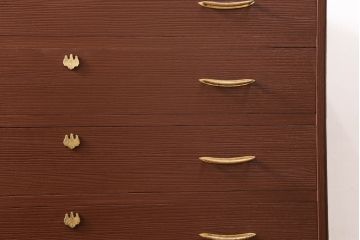 桐箪笥を着色リメイク!高品質リペアを施し、シナモンブラウンに着色仕上げ。