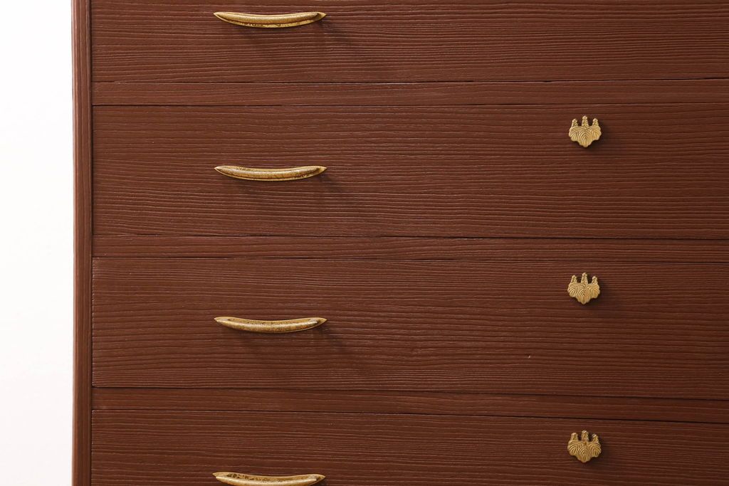 桐箪笥を着色リメイク!高品質リペアを施し、シナモンブラウンに着色仕上げ。