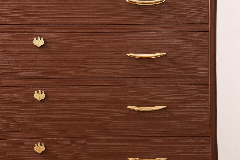 桐箪笥を着色リメイク!高品質リペアを施し、シナモンブラウンに着色仕上げ。