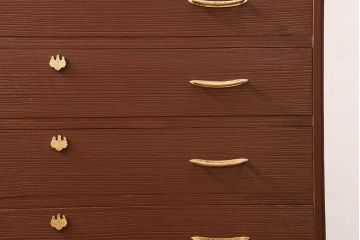 桐箪笥を着色リメイク!高品質リペアを施し、シナモンブラウンに着色仕上げ。