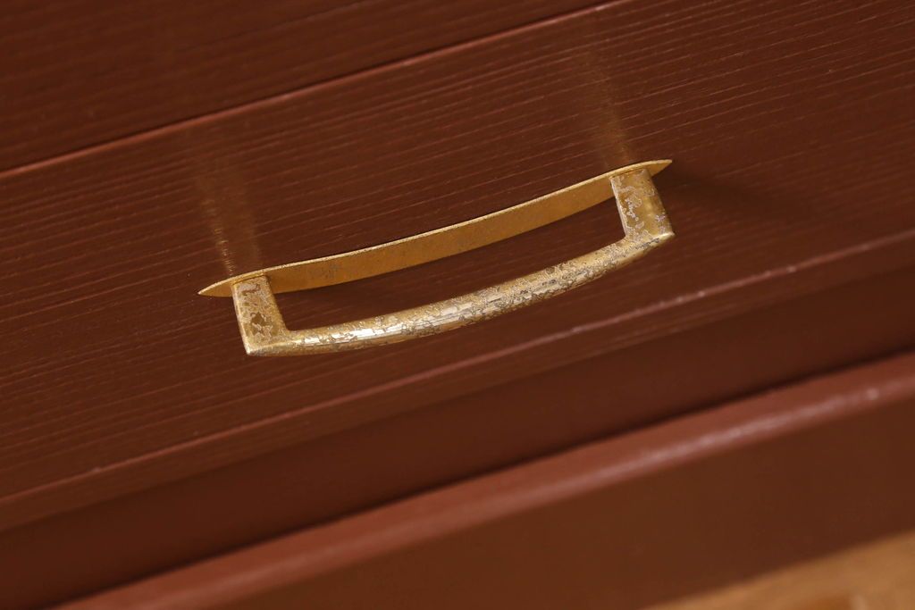 桐箪笥を着色リメイク!高品質リペアを施し、シナモンブラウンに着色仕上げ。