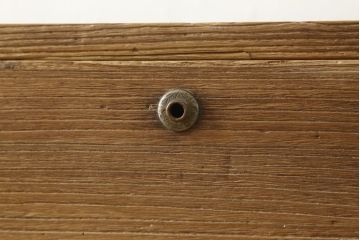 3段重ね桐箪笥の中・下段を2段重ね箪笥にリメイク!天板の強度を出すために裏から補強。元の色を基準にした木地色仕上げに。