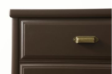 箪笥をサイドチェストにリメイク!幅を1段目の片側の引き出しの幅に合わせてカット。奥行きも小さくリサイズし、引き出しの取っ手を交換。ココアブラウンにペイント仕上げ。