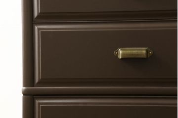 箪笥をサイドチェストにリメイク!幅を1段目の片側の引き出しの幅に合わせてカット。奥行きも小さくリサイズし、引き出しの取っ手を交換。ココアブラウンにペイント仕上げ。
