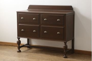 アンティークチェストを綺麗に再生!高品質リペアを施し、天板を塗装。引き出しの取っ手を交換し、現状の色味に仕上げ。