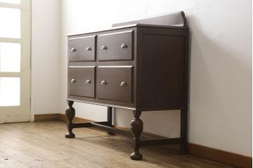 アンティークチェストを綺麗に再生!高品質リペアを施し、天板を塗装。引き出しの取っ手を交換し、現状の色味に仕上げ。