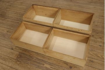 アンティークチェストを綺麗に再生!高品質リペアを施し、天板を塗装。引き出しの取っ手を交換し、現状の色味に仕上げ。