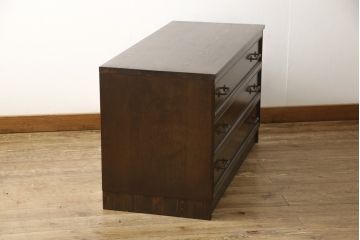 箪笥を2台のローチェストにリメイク!分割し、ヒノキ無垢材の天板を取り付け。上段には新たに台輪を制作。