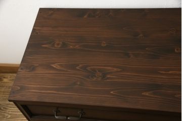 箪笥を2台のローチェストにリメイク!分割し、ヒノキ無垢材の天板を取り付け。上段には新たに台輪を制作。