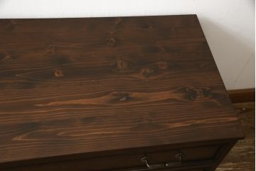 箪笥を2台のローチェストにリメイク!分割し、ヒノキ無垢材の天板を取り付け。上段には新たに台輪を制作。