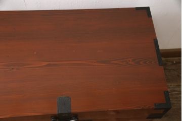 長持を使いやすくリメイク!ご指定のサイズにリサイズし、底板を補強。キャスターを取り付け。