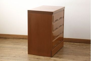 チェストを小さくリメイク!高さと幅をリサイズ。中段の天板を移設し、引き出しには新たに手掛けを彫り、ソフトクローズ・耐震ロック仕様に。