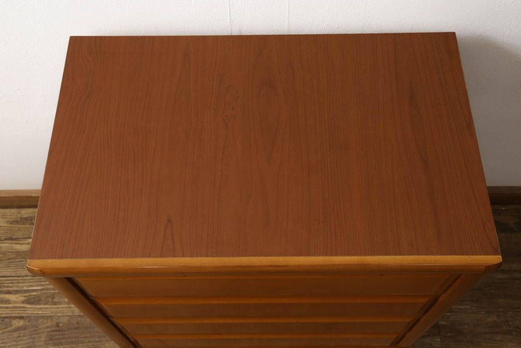 チェストを小さくリメイク!高さと幅をリサイズ。中段の天板を移設し、引き出しには新たに手掛けを彫り、ソフトクローズ・耐震ロック仕様に。