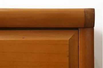 チェストを小さくリメイク!高さと幅をリサイズ。中段の天板を移設し、引き出しには新たに手掛けを彫り、ソフトクローズ・耐震ロック仕様に。