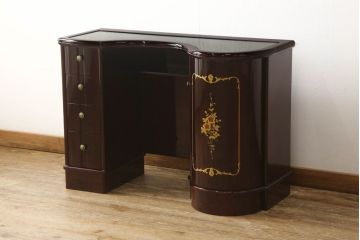 ドレッサーを綺麗に再生!高品質リペアを施し、天板の穴埋め修理。現状をベースに着色仕上げ。