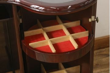 ドレッサーを綺麗に再生!高品質リペアを施し、天板の穴埋め修理。現状をベースに着色仕上げ。