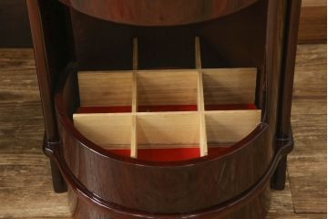 ドレッサーを綺麗に再生!高品質リペアを施し、天板の穴埋め修理。現状をベースに着色仕上げ。