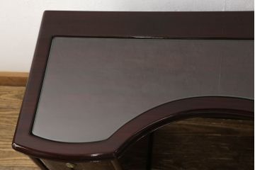 ドレッサーを綺麗に再生!高品質リペアを施し、天板の穴埋め修理。現状をベースに着色仕上げ。