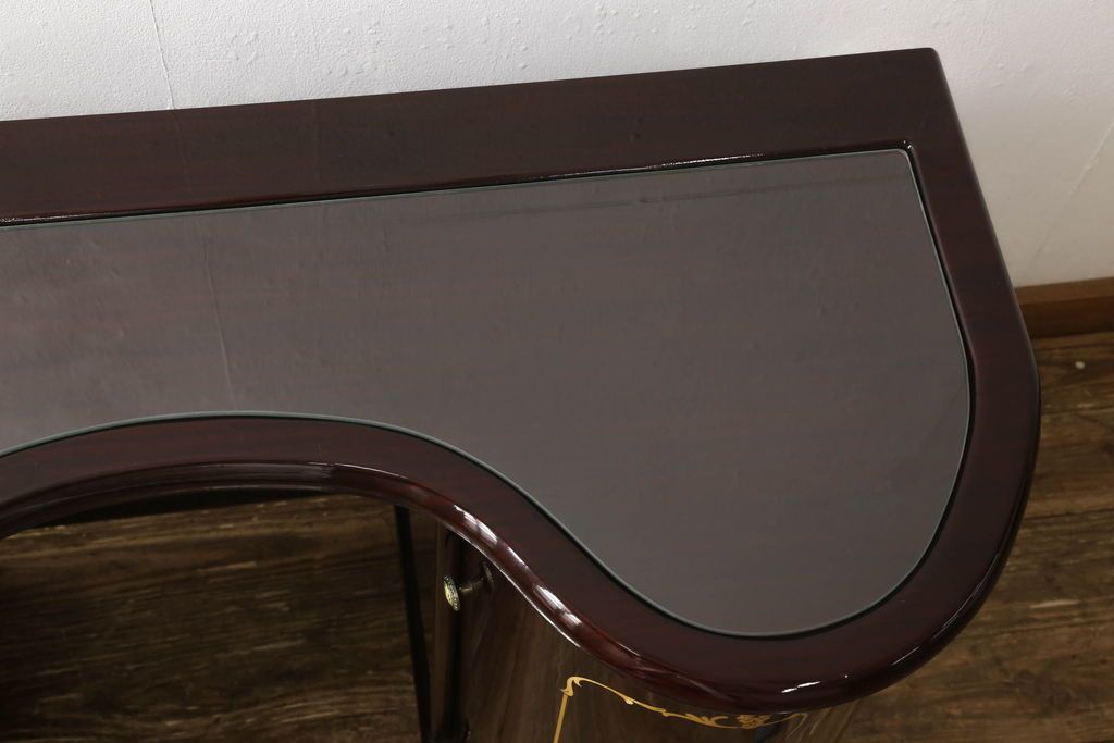 ドレッサーを綺麗に再生!高品質リペアを施し、天板の穴埋め修理。現状をベースに着色仕上げ。