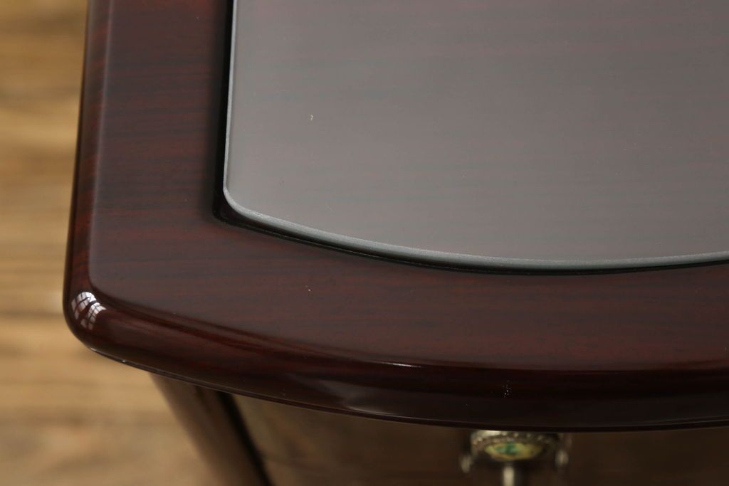 ドレッサーを綺麗に再生!高品質リペアを施し、天板の穴埋め修理。現状をベースに着色仕上げ。