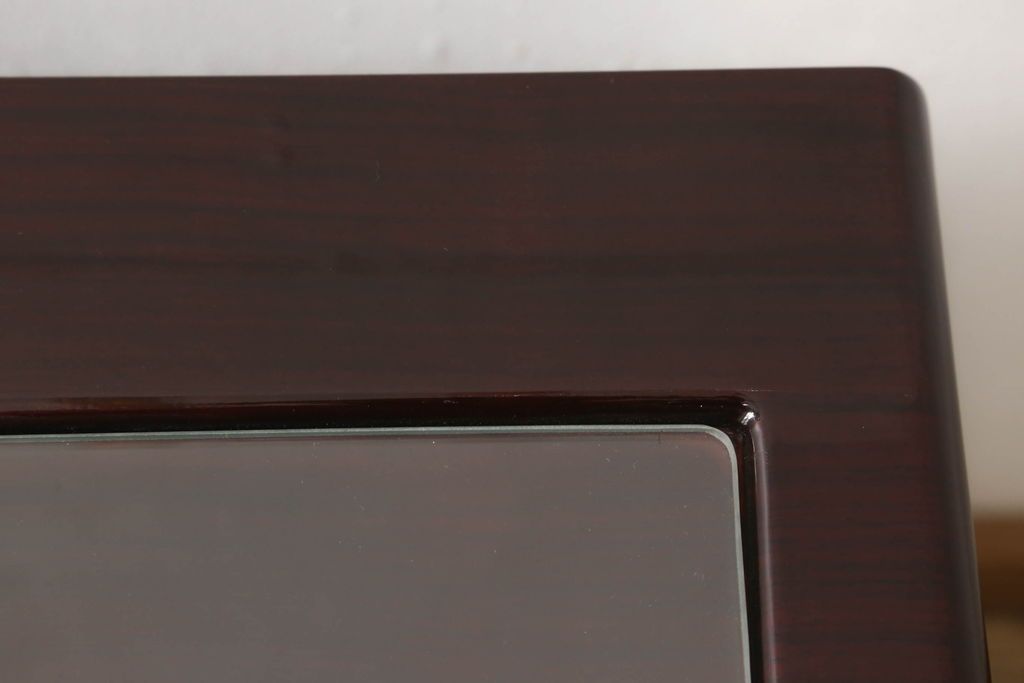 ドレッサーを綺麗に再生!高品質リペアを施し、天板の穴埋め修理。現状をベースに着色仕上げ。