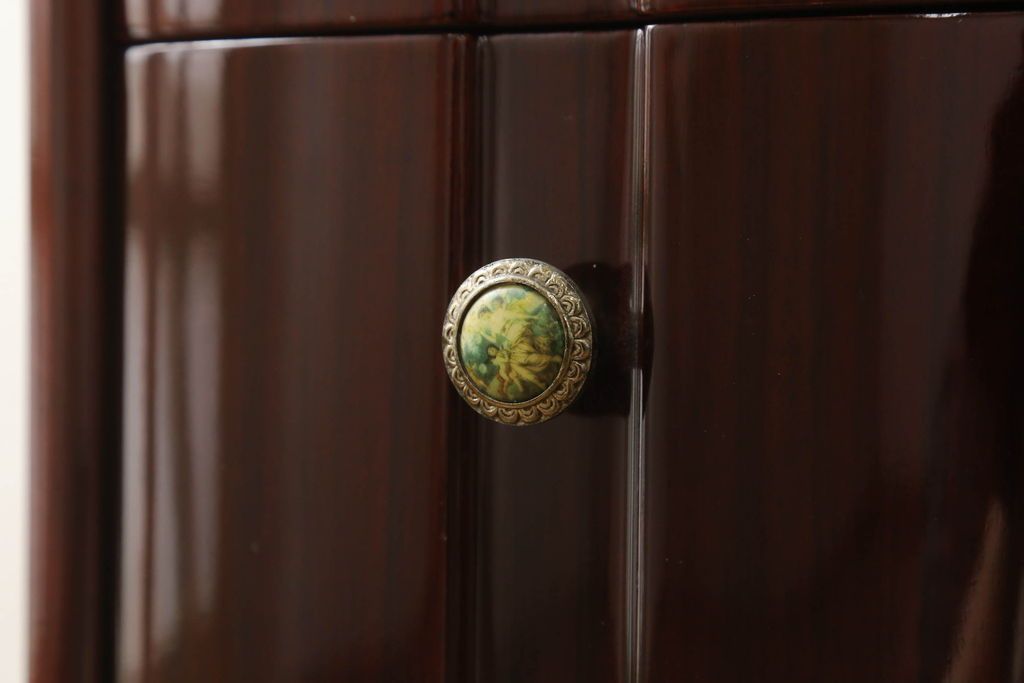 ドレッサーを綺麗に再生!高品質リペアを施し、天板の穴埋め修理。現状をベースに着色仕上げ。