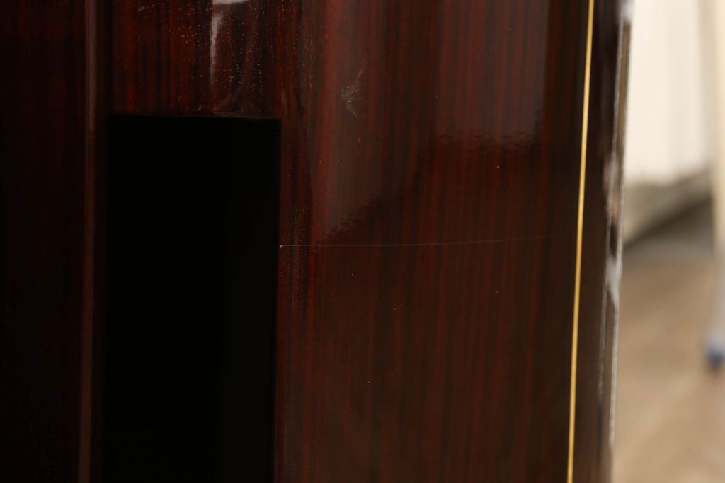 ドレッサーを綺麗に再生!高品質リペアを施し、天板の穴埋め修理。現状をベースに着色仕上げ。