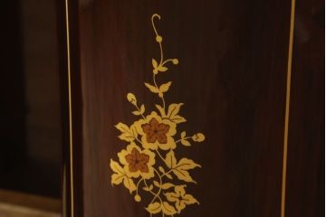 ドレッサーを綺麗に再生!高品質リペアを施し、天板の穴埋め修理。現状をベースに着色仕上げ。