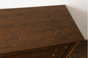 箪笥を両面カウンター型食器棚にリメイク!扉を外して引き出しをオープンに。ヒノキ無垢材の天板と脚を取り付け。引き出し底板を補強し背面をリペア。