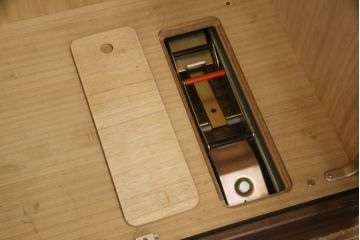 ワードローブを低くリメイク!高さをリサイズし、必要に応じてポール、金具を移設。元の色味を活かした仕上げに。