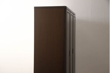 ワードローブを低くリメイク!高さをリサイズし、必要に応じてポール、金具を移設。元の色味を活かした仕上げに。