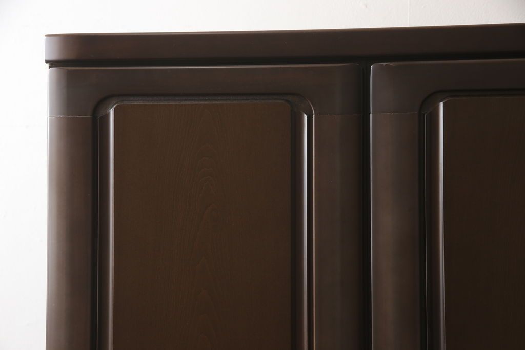 ワードローブを低くリメイク!高さをリサイズし、必要に応じてポール、金具を移設。元の色味を活かした仕上げに。