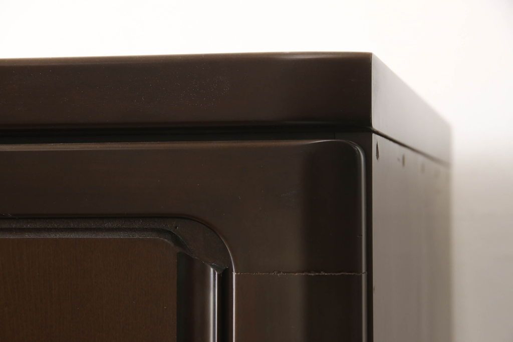 ワードローブを低くリメイク!高さをリサイズし、必要に応じてポール、金具を移設。元の色味を活かした仕上げに。