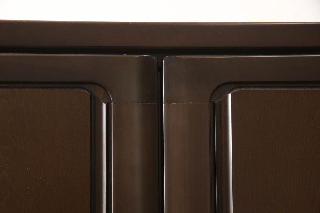 ワードローブを低くリメイク!高さをリサイズし、必要に応じてポール、金具を移設。元の色味を活かした仕上げに。